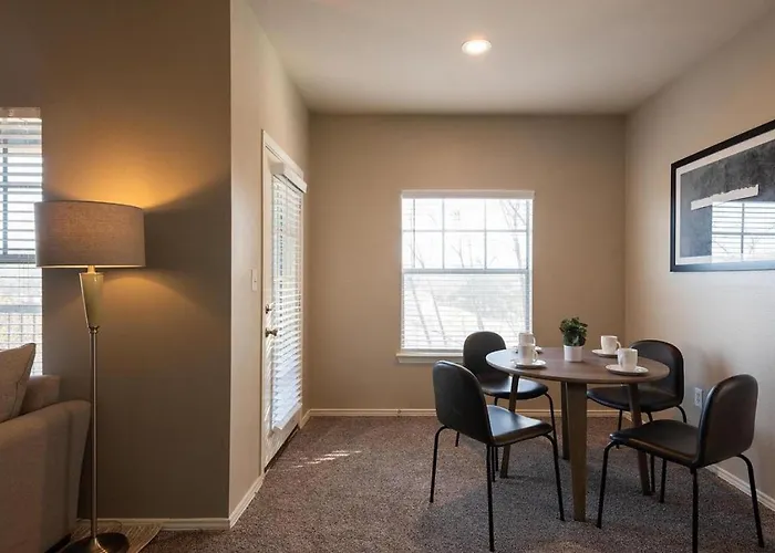 Landing Modern With Amazing Amenities *