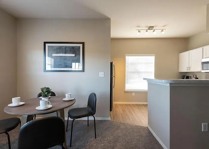 Apartment Landing Modern With Amazing Amenities *