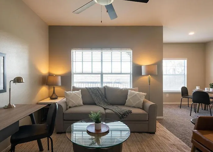 Landing Modern With Amazing Amenities *